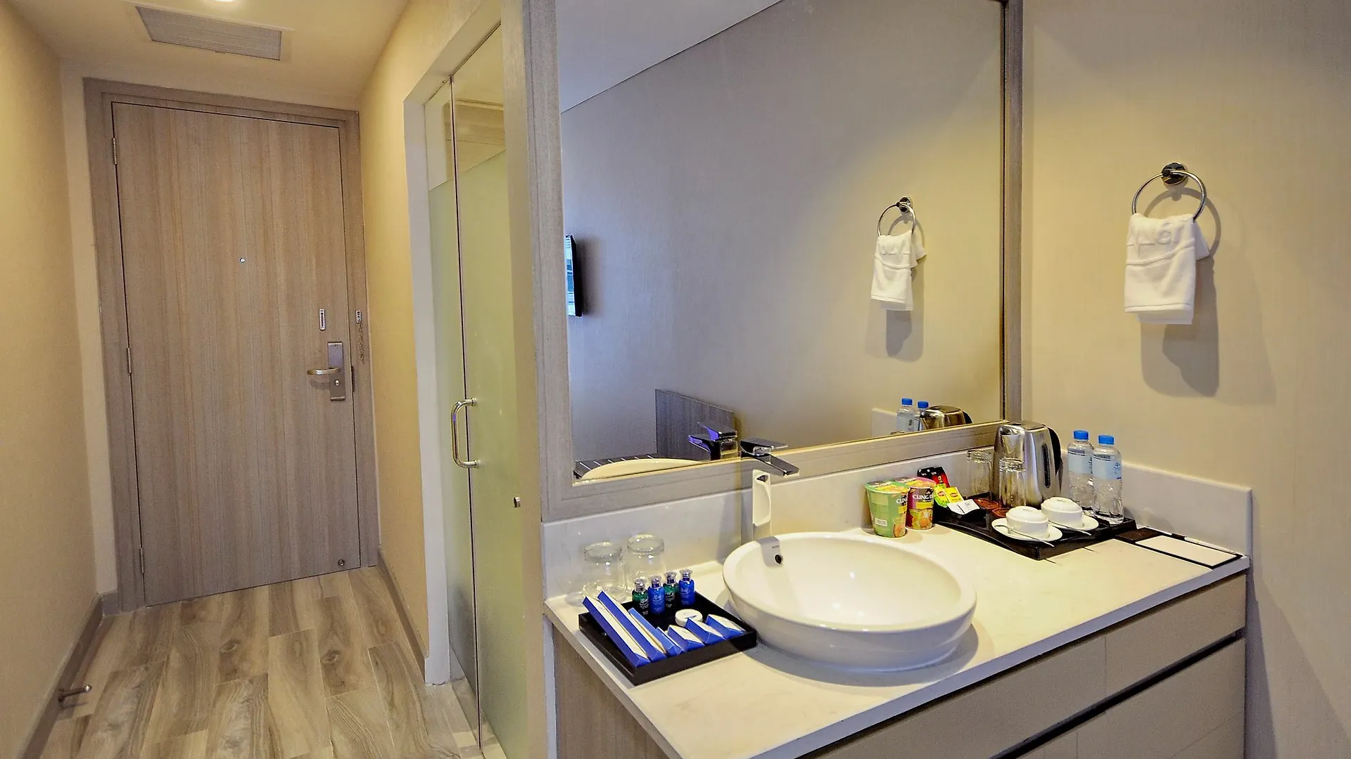 The Mcr Luxury Nha Trang Hotel