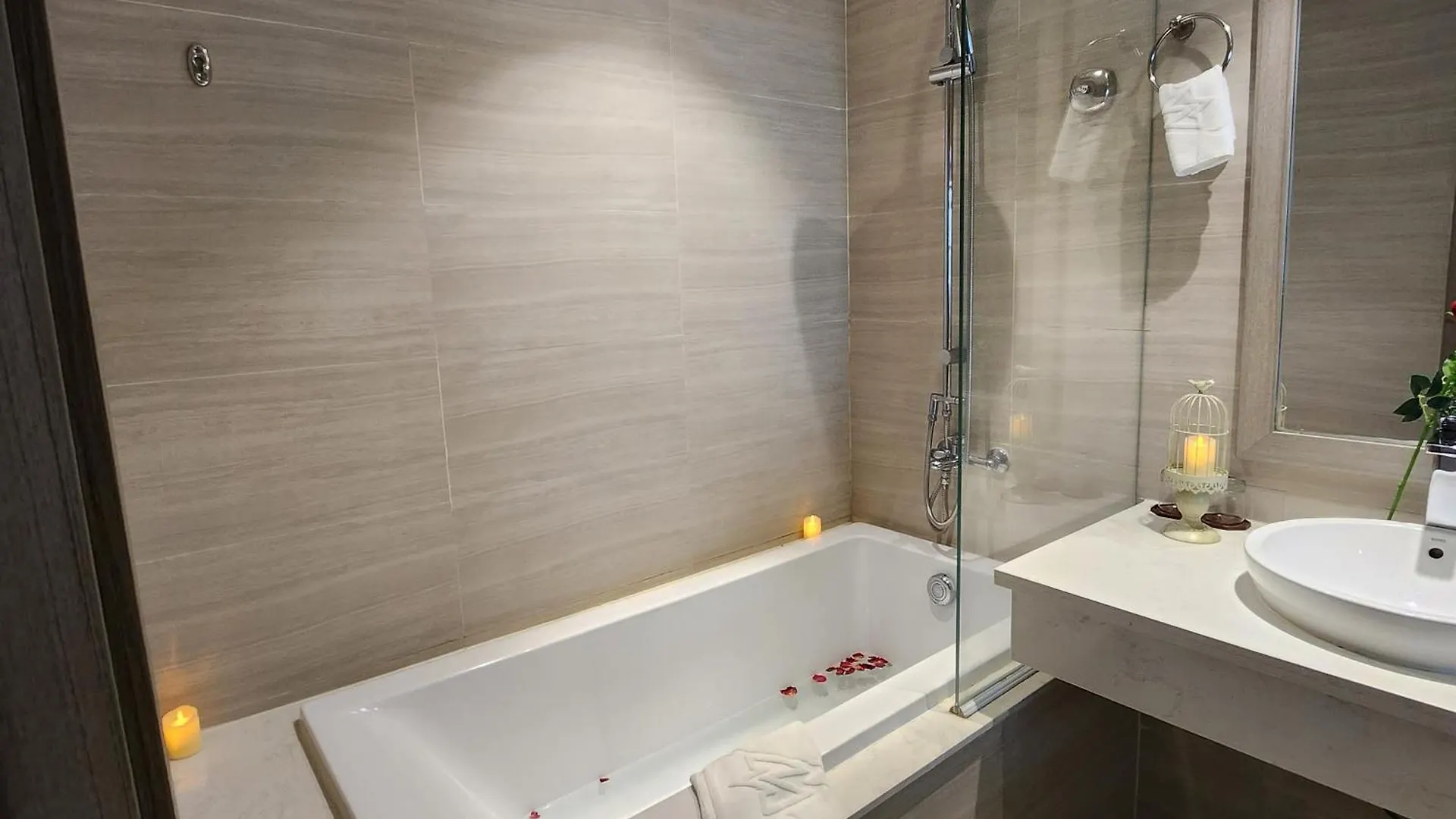 Hotel The Mcr Luxury Nha Trang