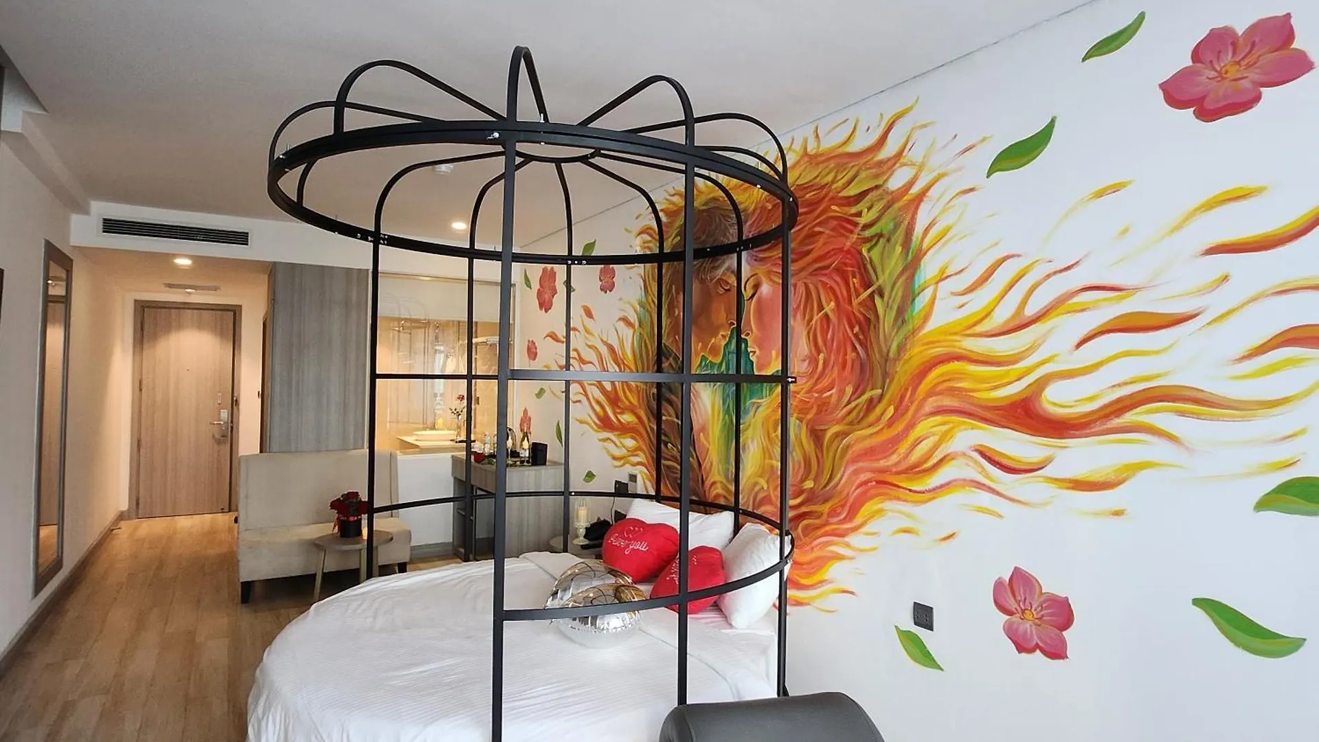 Hotel The Mcr Luxury Nha Trang 4*,
