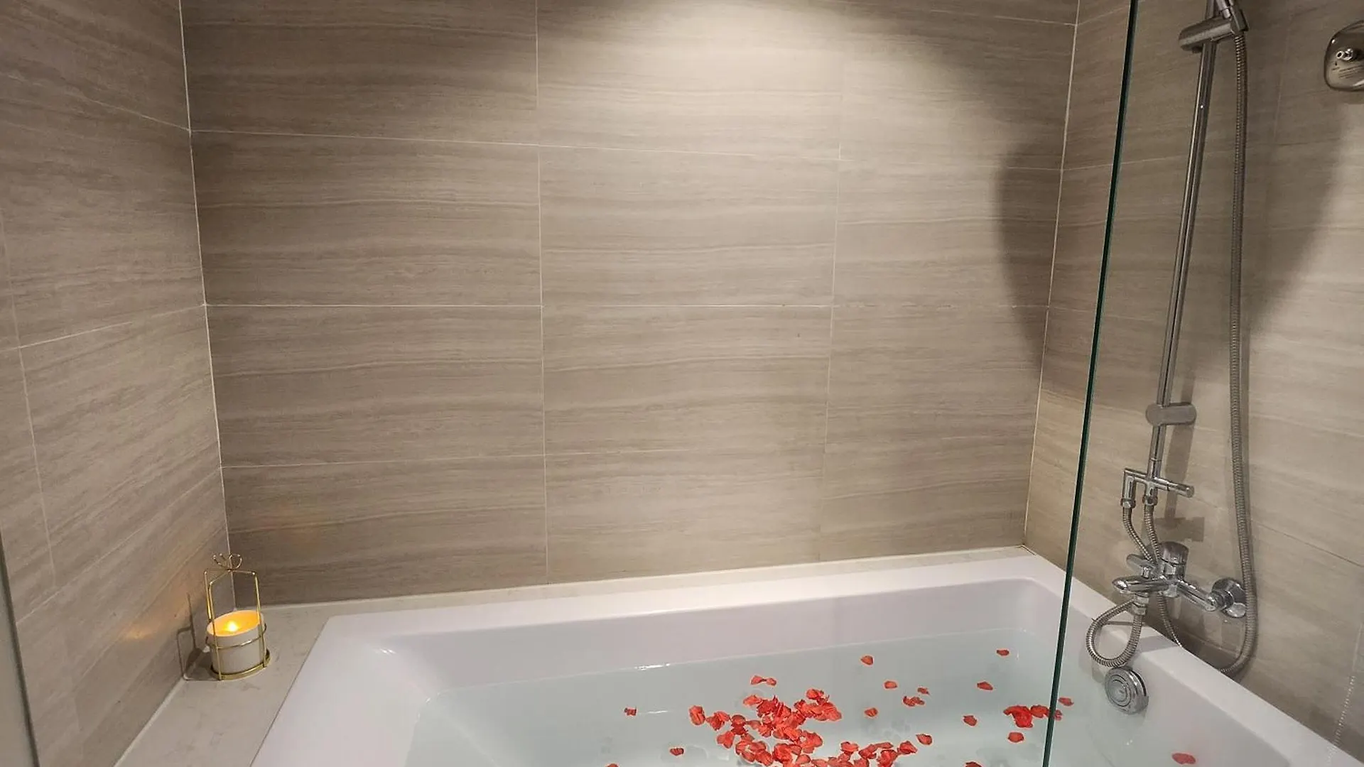 Hotel The Mcr Luxury Nha Trang