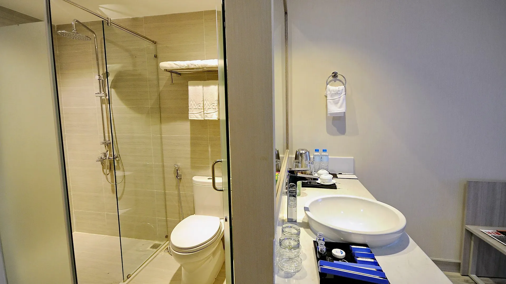 Hotel The Mcr Luxury Nha Trang 4*,  Vietnam